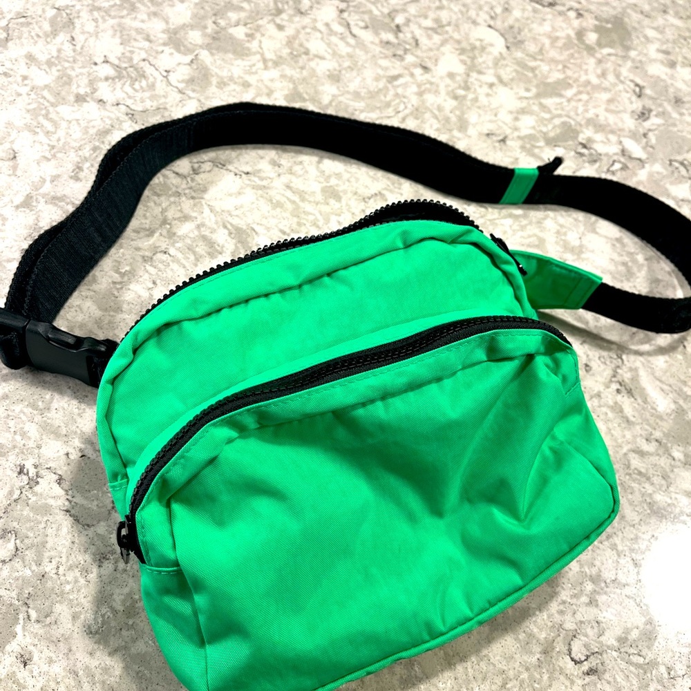 Baggu Fanny Pack Crossbody - Aloe (green)